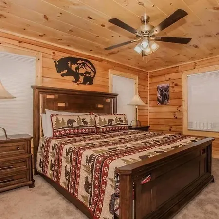 Papa Wolf'S Cabin - Pool Community-2